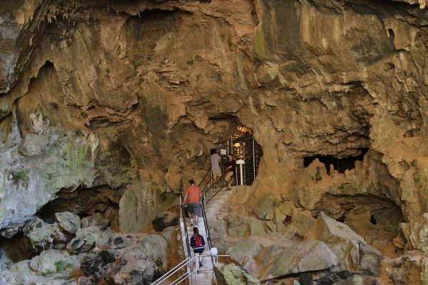 Students visiting Jenolan Caves